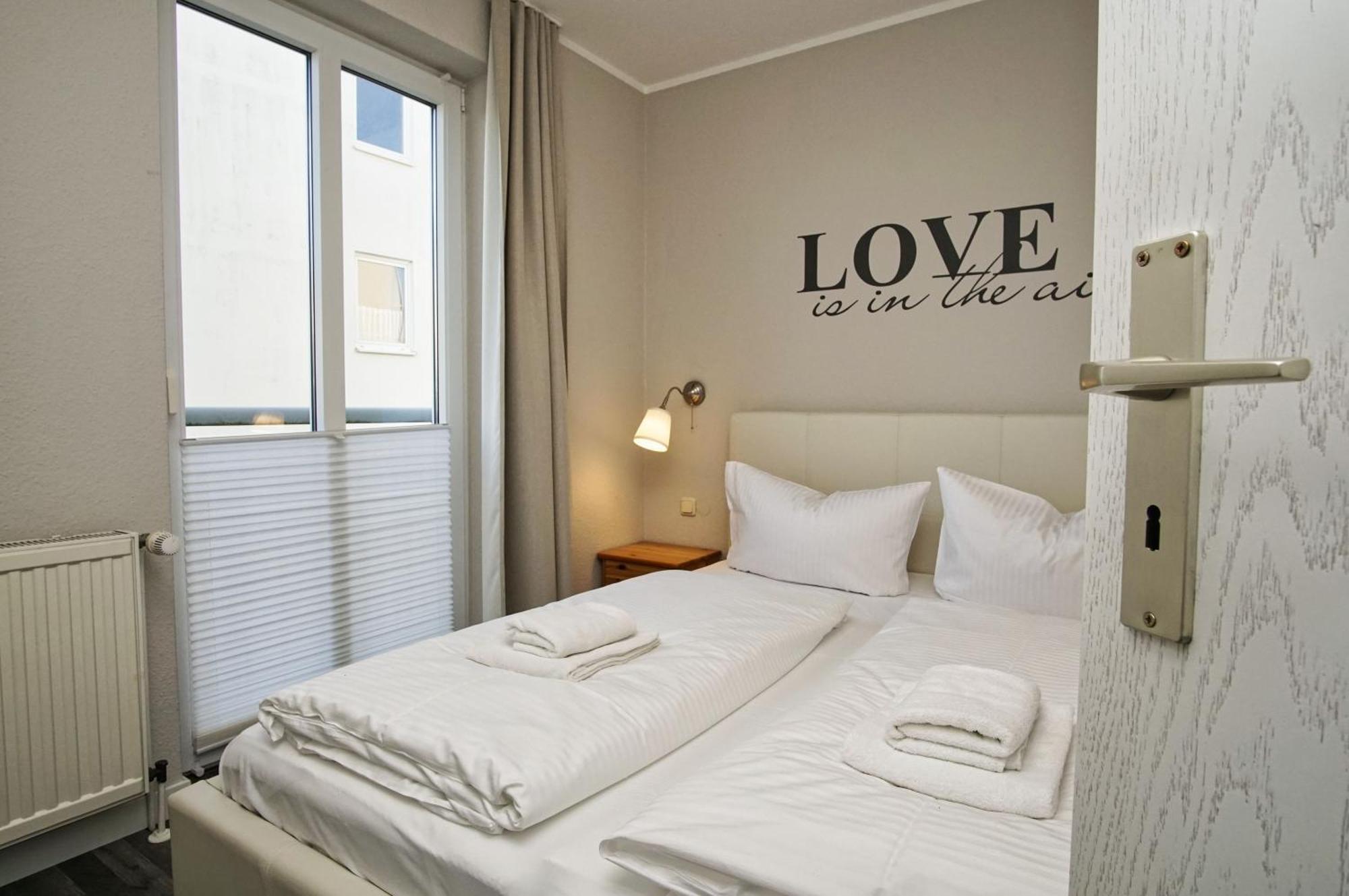 Zentrale Fewo Mit Balkon, Gratis Nutzung Vom Ahoi Erlebnisbad Und Sauna In Sellin - Villa Buskam Fewo 27 เกอเรน ภายนอก รูปภาพ