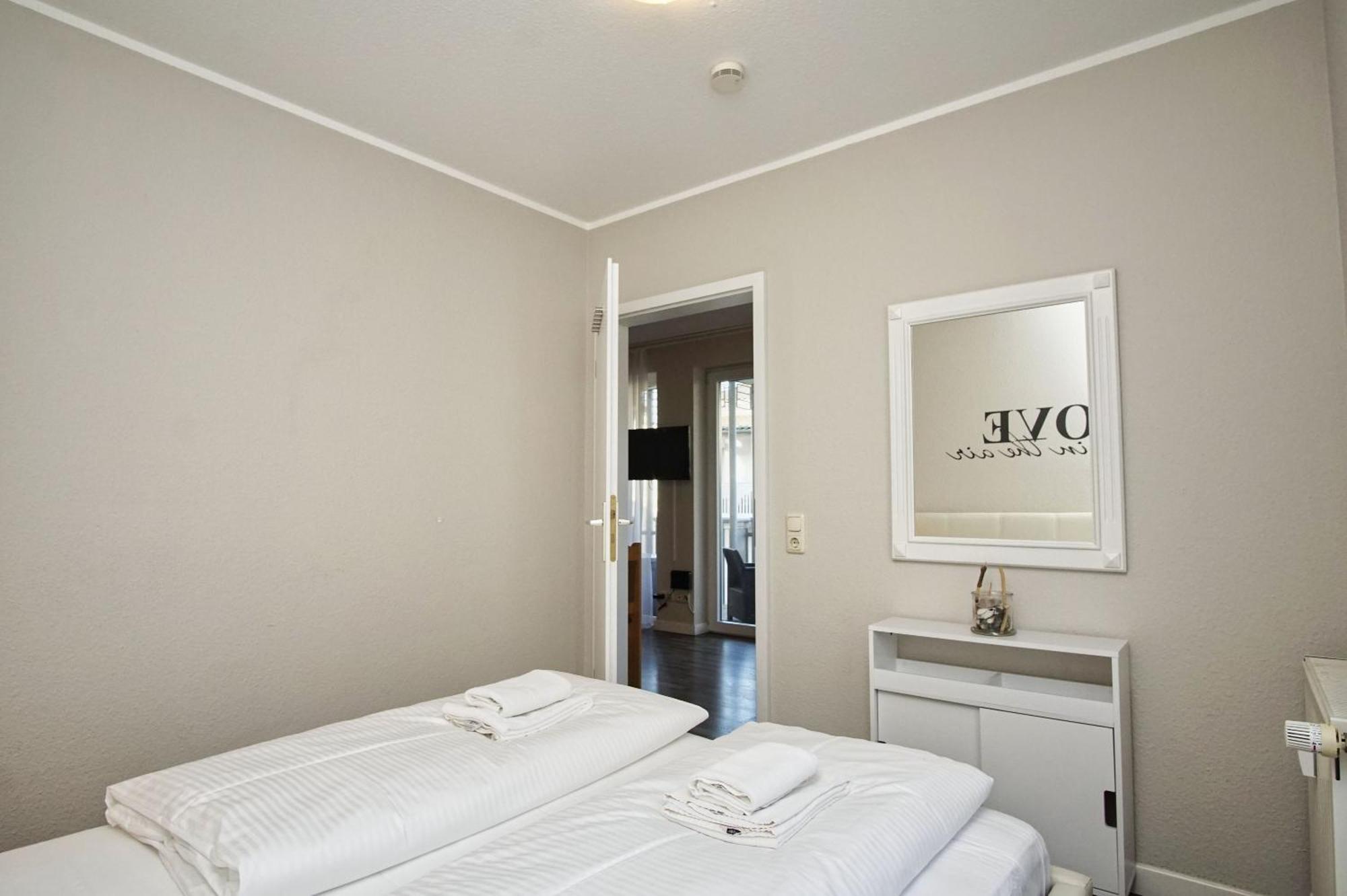 Zentrale Fewo Mit Balkon, Gratis Nutzung Vom Ahoi Erlebnisbad Und Sauna In Sellin - Villa Buskam Fewo 27 เกอเรน ภายนอก รูปภาพ