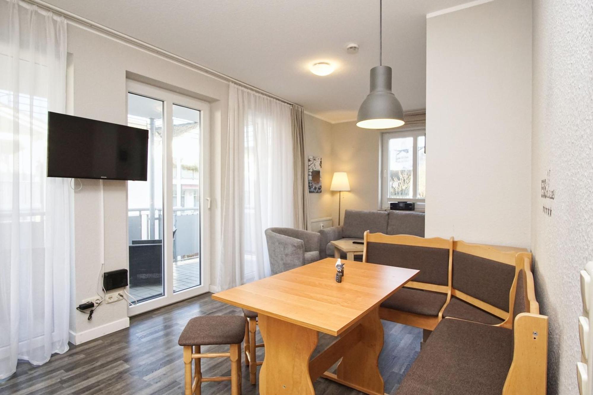 Zentrale Fewo Mit Balkon, Gratis Nutzung Vom Ahoi Erlebnisbad Und Sauna In Sellin - Villa Buskam Fewo 27 เกอเรน ภายนอก รูปภาพ